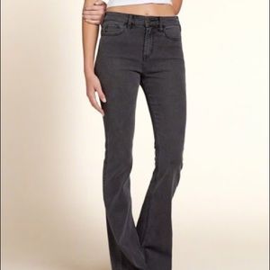 High Waisted Strech Flare Hollister Co. Jeans 🕺